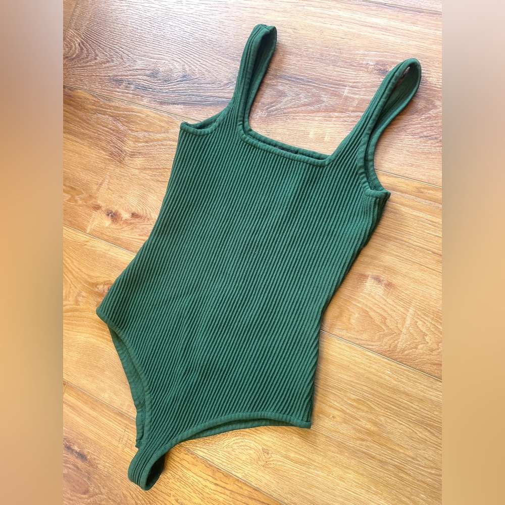 NWOT Debut‎ Forest Green Ribbed Bodysuit